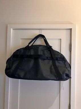 Away Active Duffle in Navy Blue